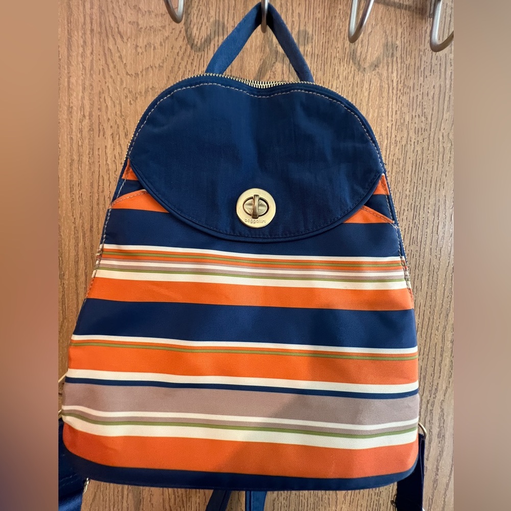 Baggallini backpack / hand bag